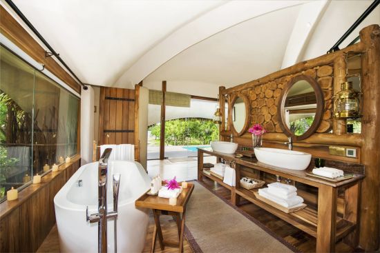 Uga Chena Huts in Yala National Park:  Cabin with Pool | Bathroom