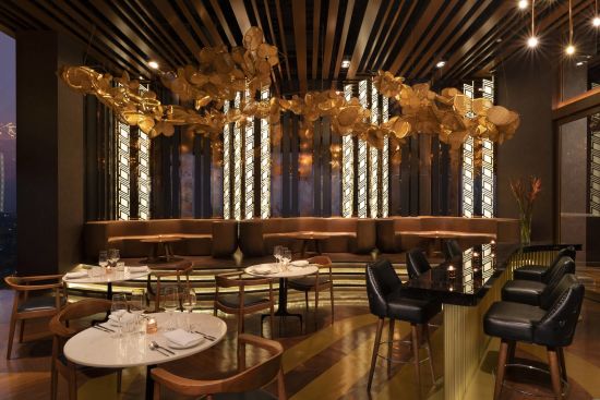 AVANI+ Riverside Bangkok Hotel:  Seen Restaurant & Bar