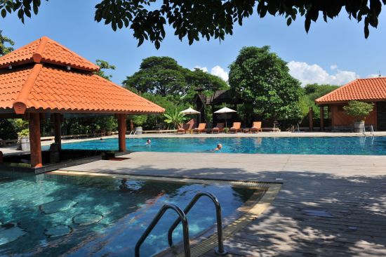 Rupar Mandalar à Mandalay:  Pool Area