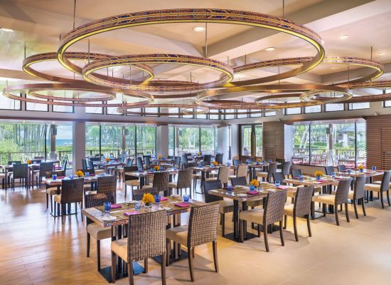 Dusit Thani Krabi Beach Resort:  Mangosteens Restaurant