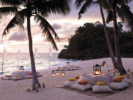 Shangri-La's Boracay Resort & Spa:  Beachfront Dinner Party