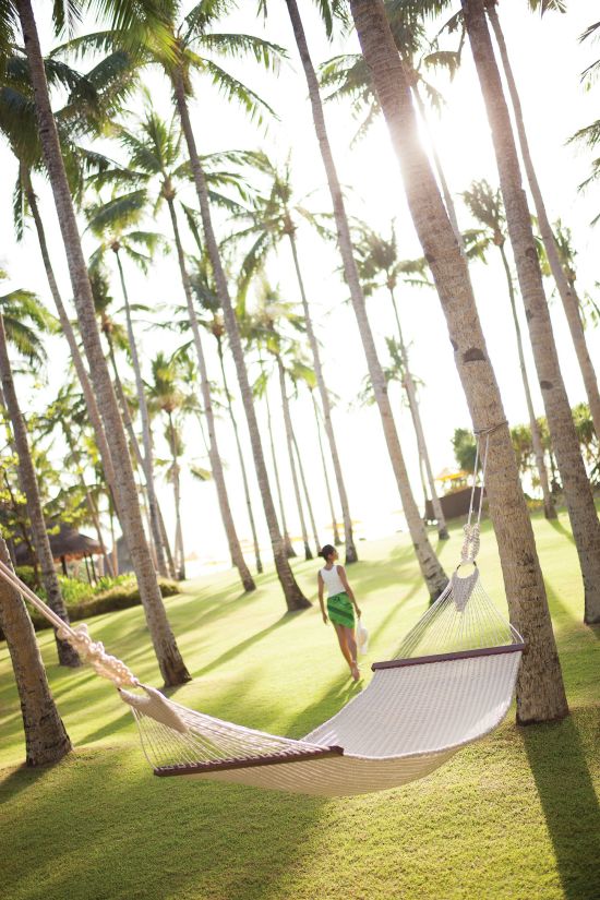 Shangri-La's Boracay Resort & Spa:  Hanging matt