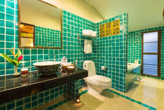 Fair House Beach Resort & Hotel in Ko Samui:  Superior Bungalow | Bathroom