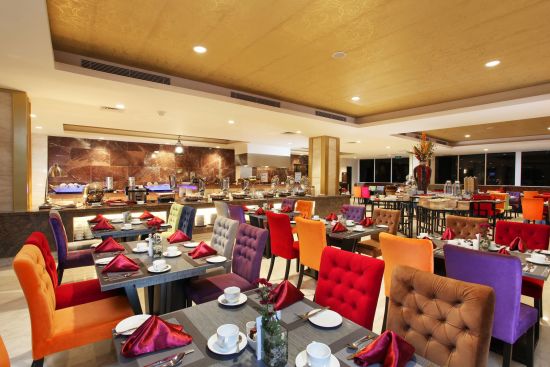 Swiss-Belhotel Makassar:  SWISSCAFE 02