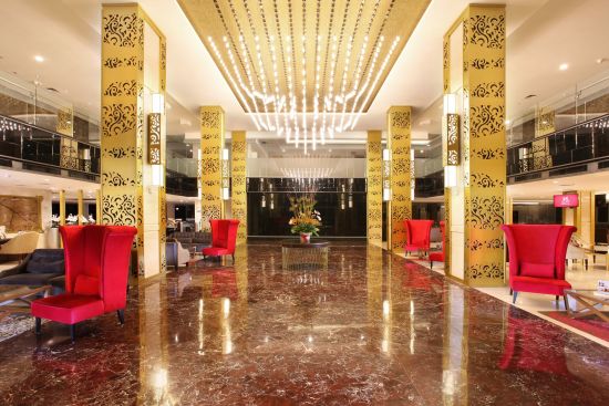 Swiss-Belhotel Makassar:  LOBBY