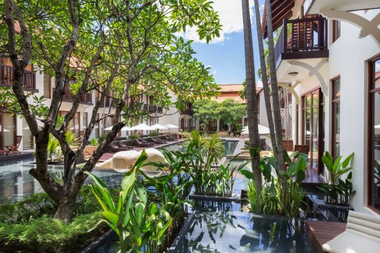 Anantara Angkor Resort à Siem Reap:  Pool & Garden