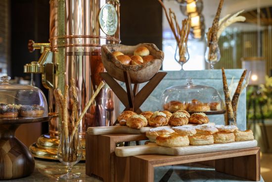 Pan Pacific Yangon:  Market place