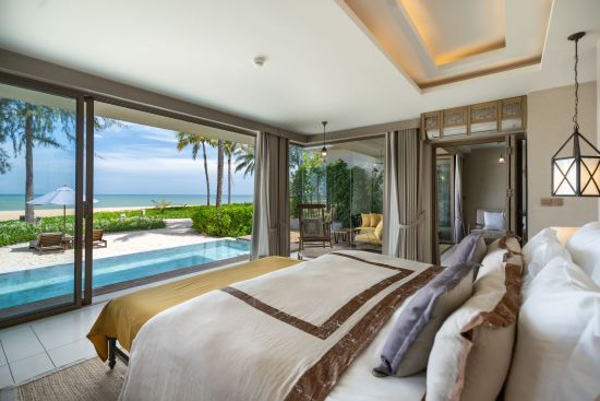 Devasom Khao Lak Beach Resort & Villas: Beachfront Pool Villa