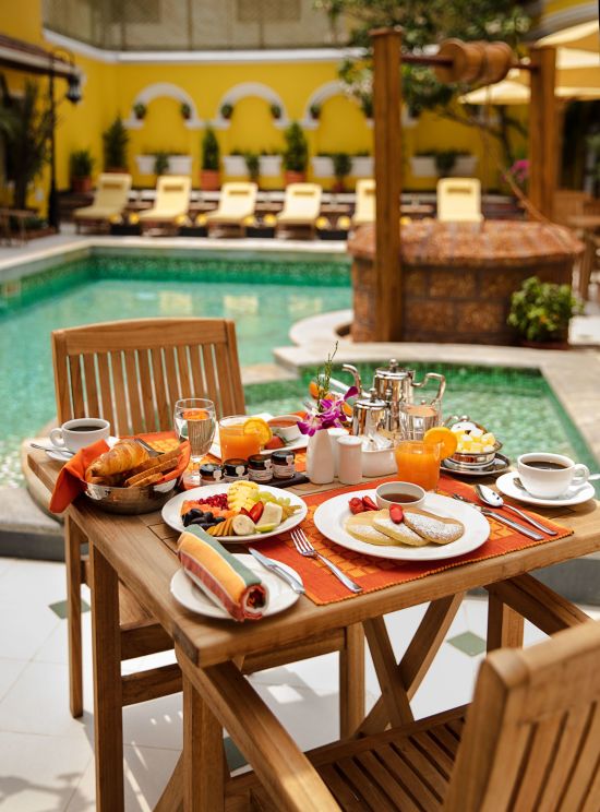 Forte Kochi:  Pool Side Breakfast