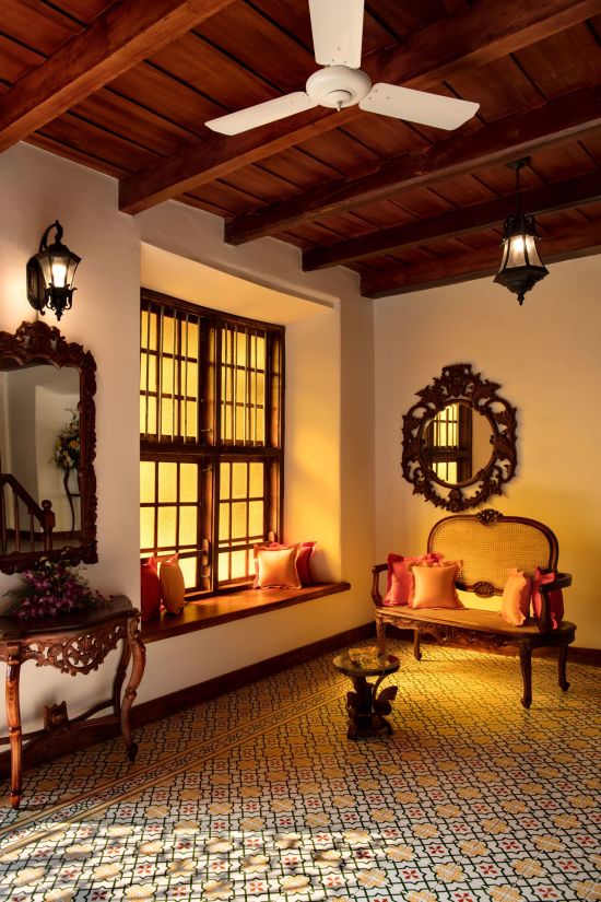 Forte Kochi:  Library Lounge