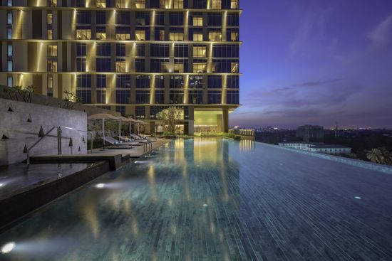 Pan Pacific Yangon:  Pool