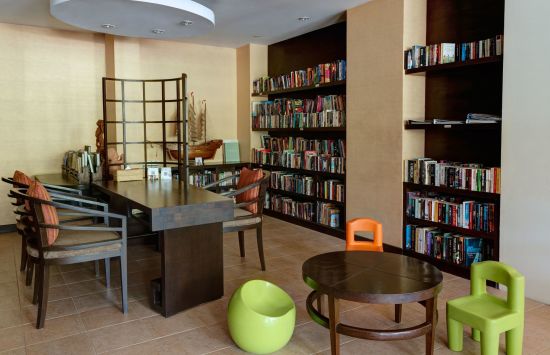 Rawi Warin Resort & Spa à Ko Lanta:  Library