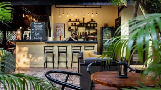 Pavillon d'Orient in Siem Reap:  Bar