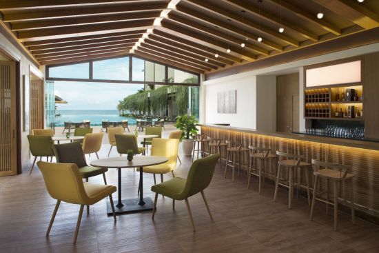 Dusit Princess Moonrise Beach Resort in Phu Quoc:  Bar