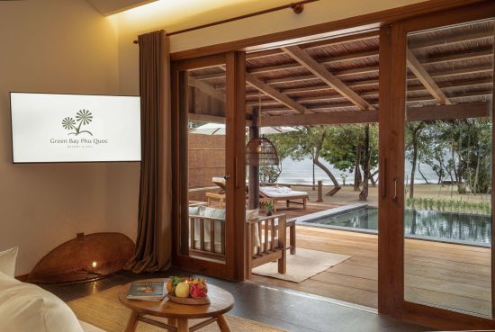 Green Bay Phu Quoc Resort & Spa: Beachfront Pool Villa | view to the pool