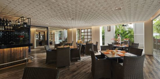 Parkroyal Penang Resort:  Gustoso Indoor Dining Area