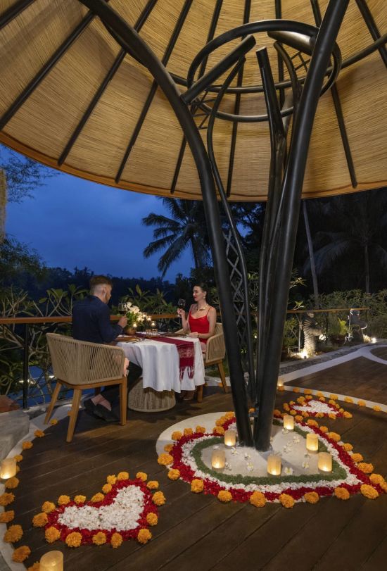 Jannata Resort & Spa à Ubud:  Amateras Restaurant | Romantic Dinner