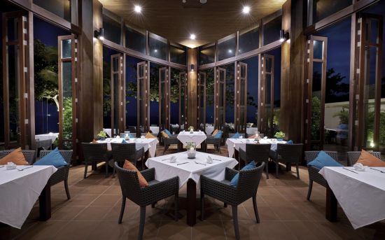 Khanom Beach Resort & Spa:  Bella Luna Restaurant