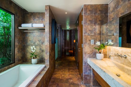 Sea Sand Sun Resort & Villas in Pattaya:  Garden Suite with Jacuzzi