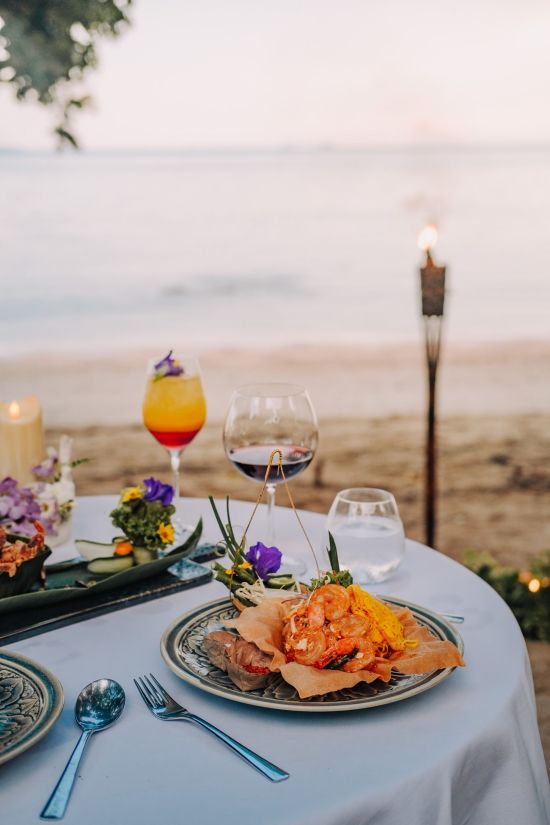 Island Escape by Burasari à Phuket:  Beach Dinner