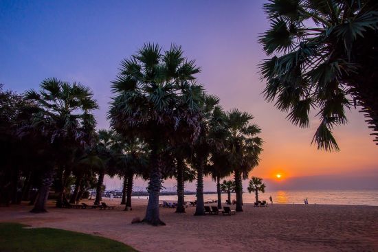 Ravindra Beach Resort & Spa à Pattaya:  Sunset