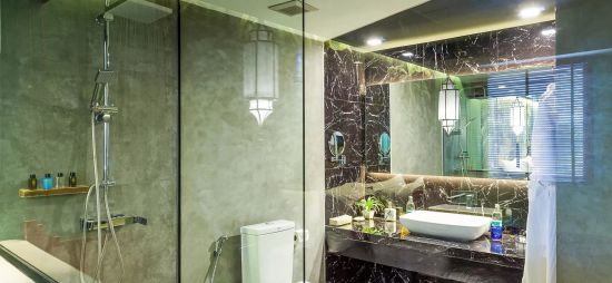 Lao Poet in Vientiane:  Urban Classic