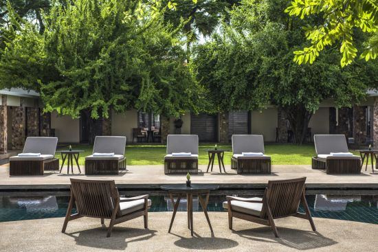 Amansara à Siem Reap:  Main Swimming Pool Platform