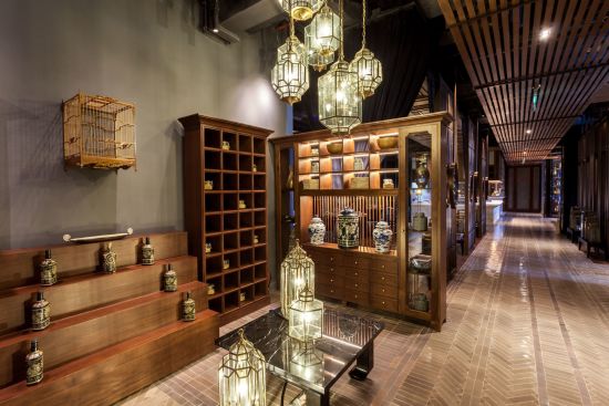 Crowne Plaza Vientiane:  details at 3 Merchants Indochine Restaurant