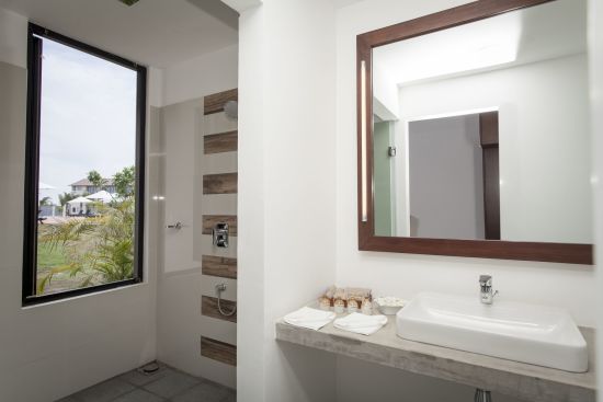 The Calm Resort & Spa in Passekudah:  Garden Collection | Bathroom