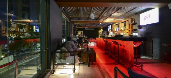 Colombo Court Hotel & Spa:  Loft Bar