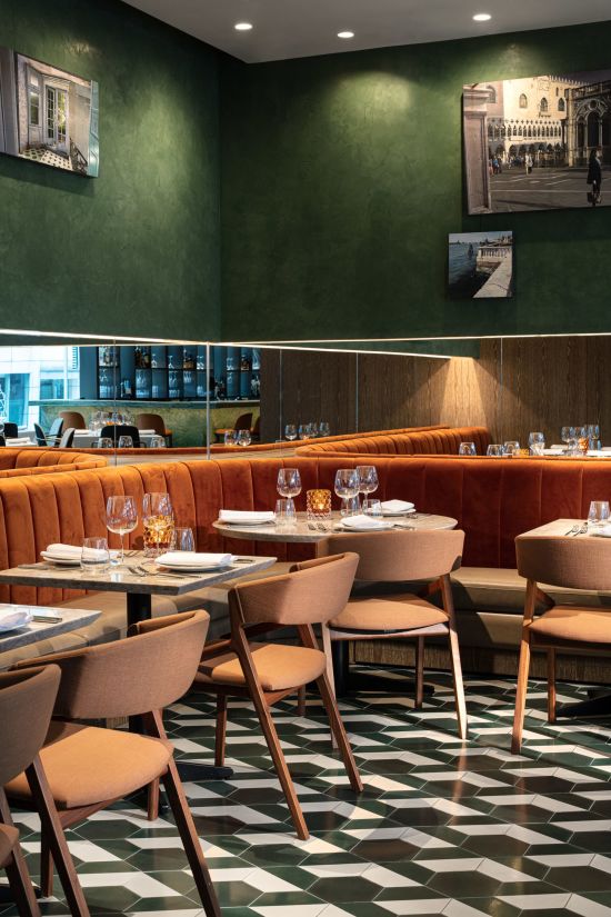 The Hari in Hong Kong:  Lucciola Restaurant & Bar