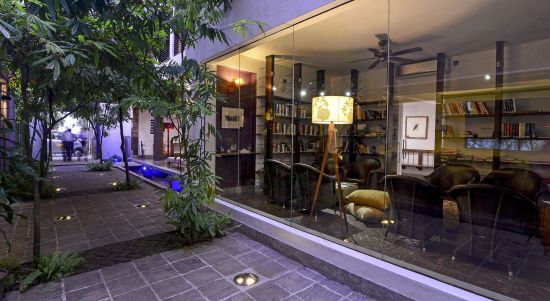 Colombo Court Hotel & Spa:  Library