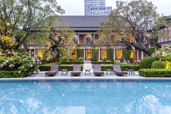 Villa Deva Resort & Hotel in Bangkok:  Pool Area