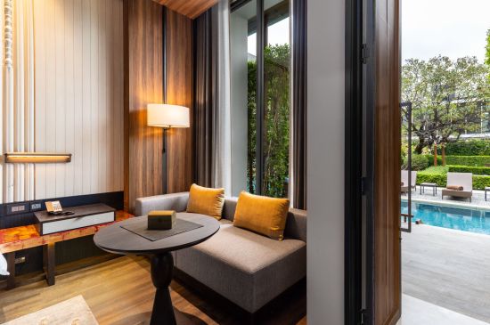 Villa Deva Resort & Hotel in Bangkok:  Deluxe Pool Access