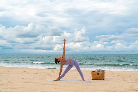 Anantara Desaru Coast Resort & Villas: Beach Yoga 