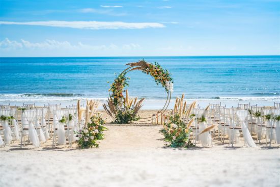 Anantara Desaru Coast Resort & Villas: Beach Wedding Ceremony