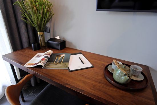 Baitong Hotel & Resort à Phnom Penh:  Deluxe Pool View