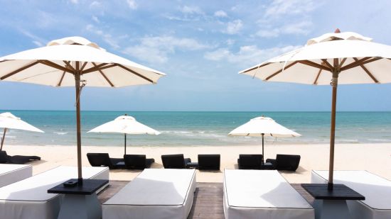 Aava Resort & Spa in Khanom: Beach