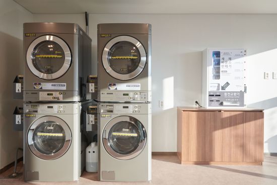 Stanford Hotel Myeongdong à Séoul: Coin Laundry