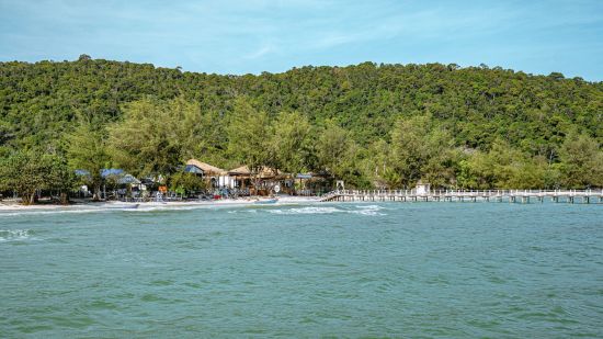 Eden Beach Resort in Koh Rong Sanloem: view from the sea