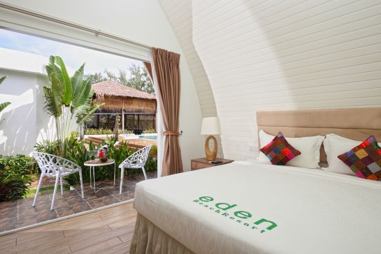 Eden Beach Resort in Koh Rong Sanloem: Bungalow Pool Access