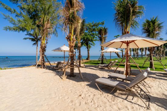 The Little Shore Khao Lak by Katathani:  Beach