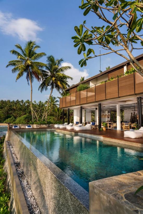 Ahu Bay in Ahungalla:  Pool