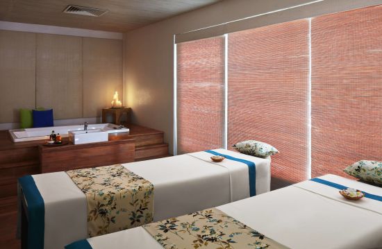 Jetwing Blue in Negombo:  Spa | Couples Room