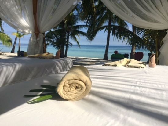 Bohol Beach Club:  Massage Bed