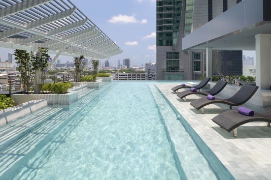 Mode Sathorn Hotel in Bangkok:  Swimming Pool