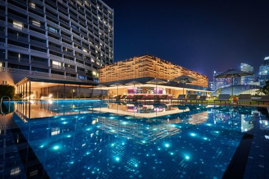 Parkroyal Collection Marina Bay in Singapur:  Swimming Pool & Bar