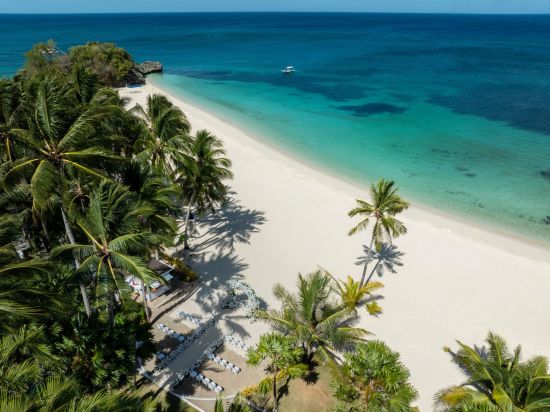 Mövenpick Resort & Spa Boracay:  Beach