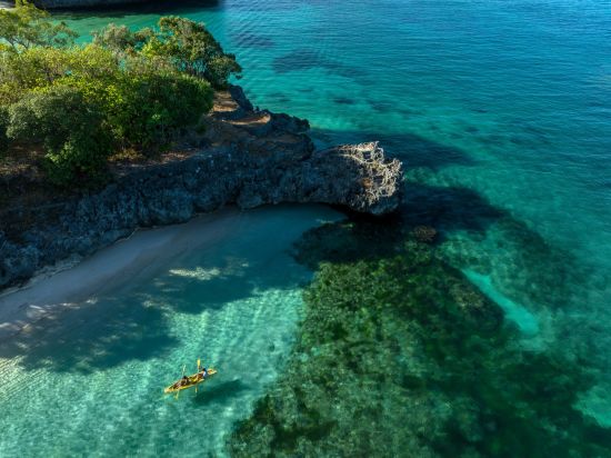 Mövenpick Resort & Spa Boracay:  beach area