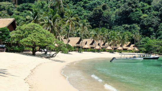 Cauayan Island Resort in Palawan:  Sandy Beach